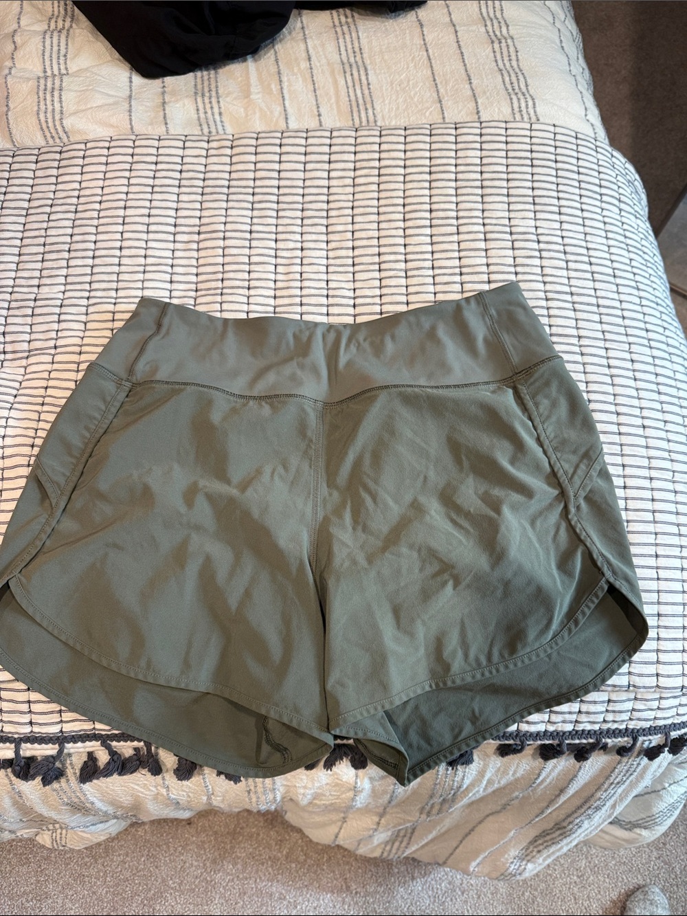 CRZ YOGA Olive Green High-Waist Athletic Shorts